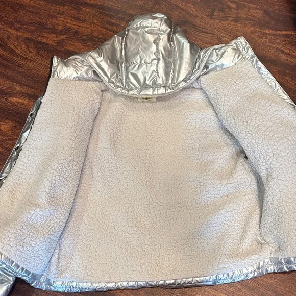 Stylish Silver Kids Puffer Jacket - Picture 2 of 5